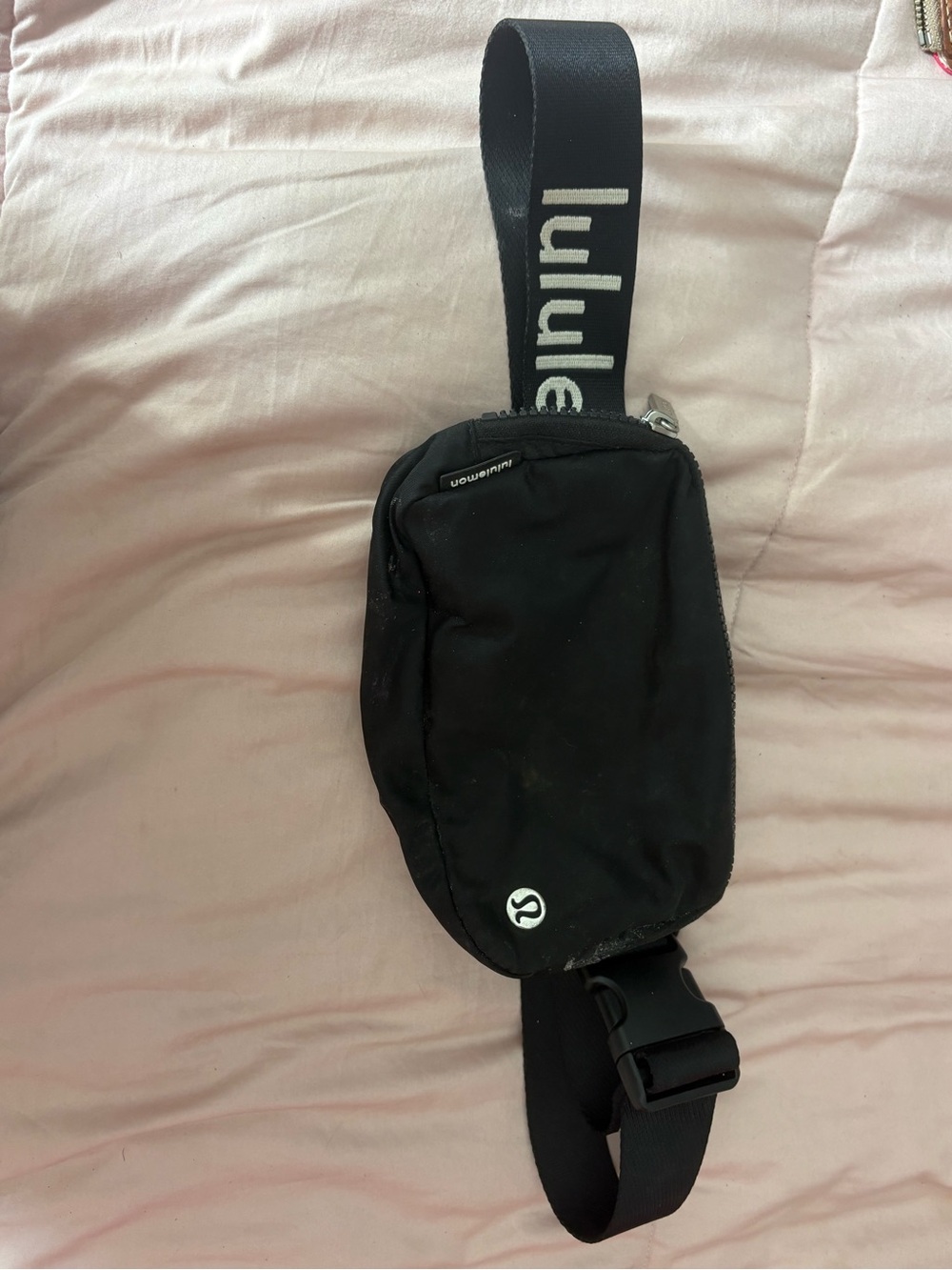 Lululemon Everywhere Belt Bag